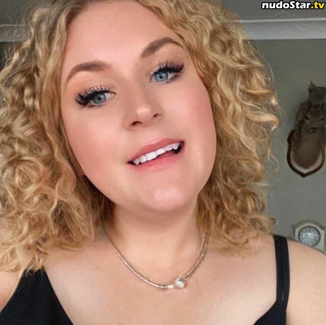 Curvy Abbii Nude OnlyFans Photo 3 Nudostar TV