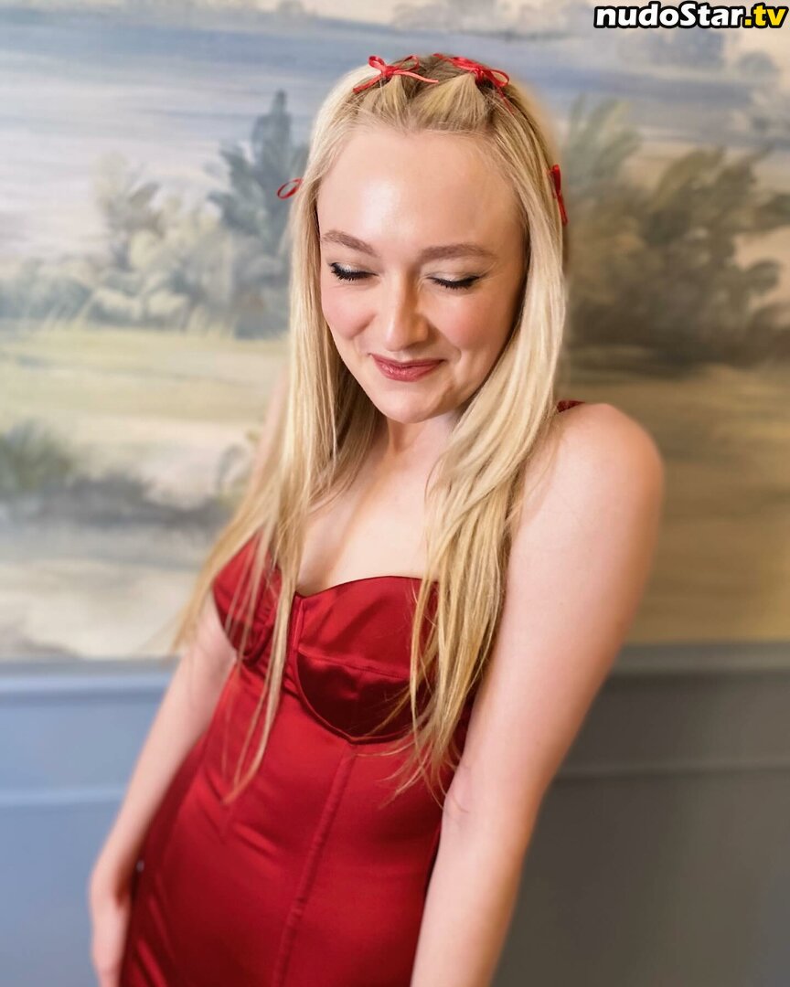 Dakota Fanning Dakotafanning Nude Onlyfans Photo Nudostar Tv