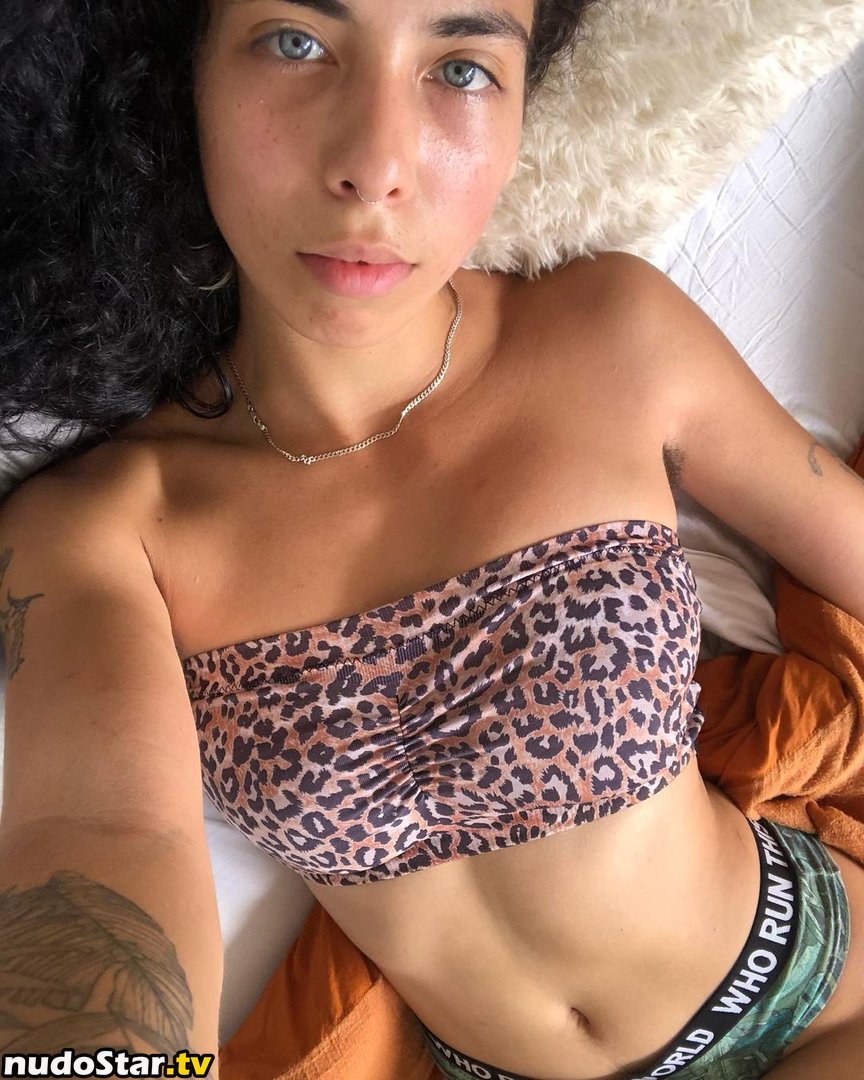 Indigo De Souza Indigofaraway Comealongmoon Nude Onlyfans Photo