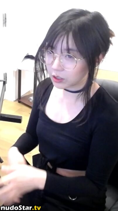 Lilypichu Onlysaber Nude Onlyfans Photo Nudostar Tv