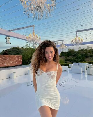 Sofie Dossi Sofiedossi Nude Onlyfans Nudostar Tv