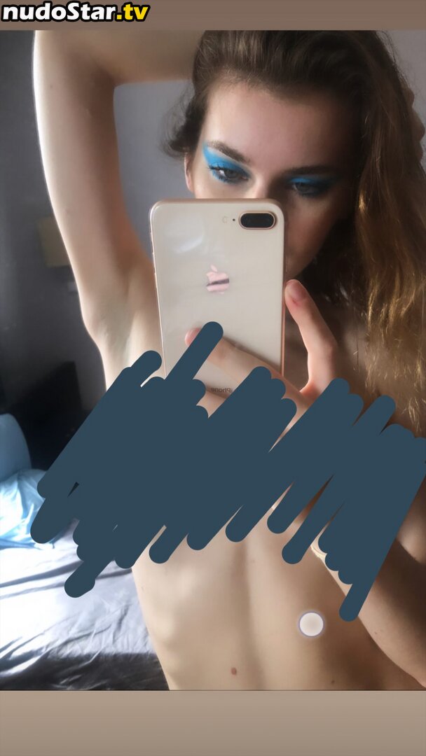 a1nnette / sexwithebanko Nude OnlyFans Leaked Photo #10