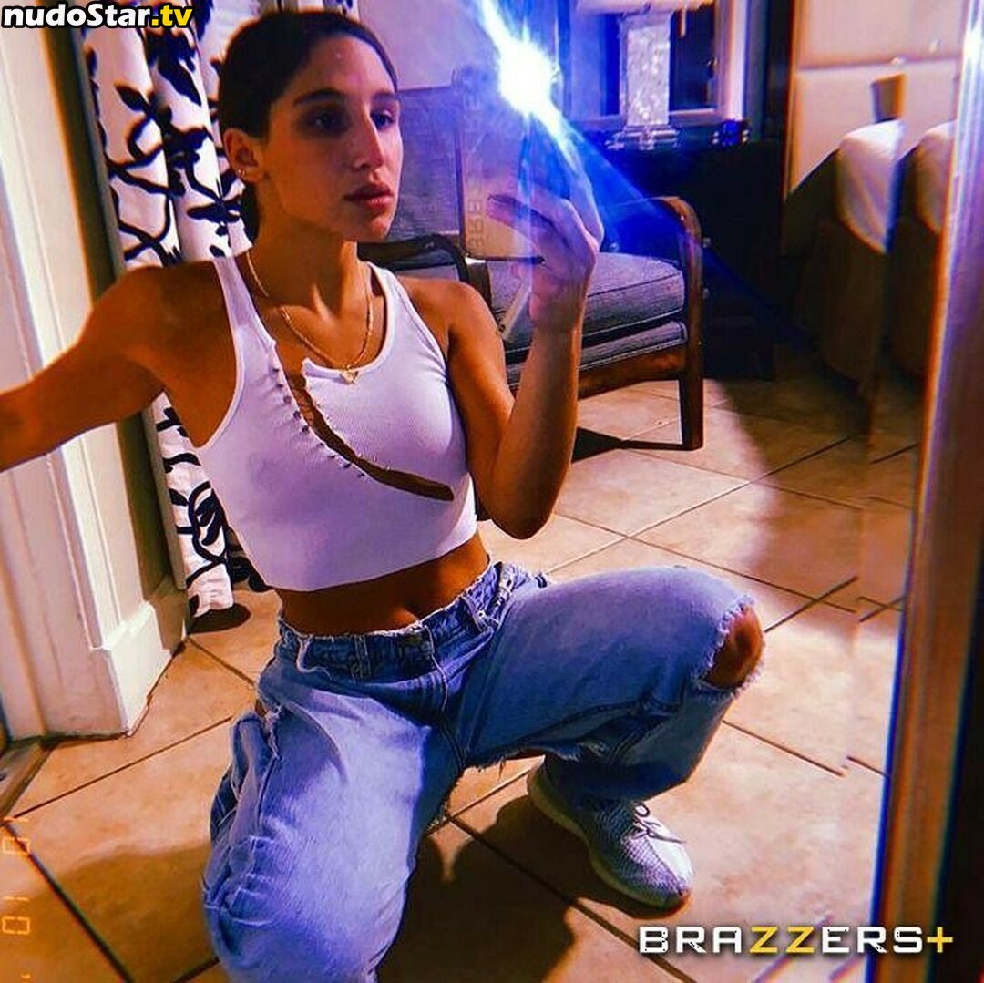 Abella Danger / abelladanger / dangersheabella / dangershewrote Nude OnlyFans Leaked Photo #201