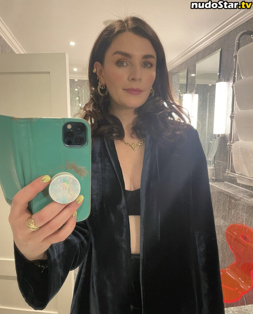 Aisling Bea / baby_aisling / weemissbea Nude OnlyFans Leaked Photo #33