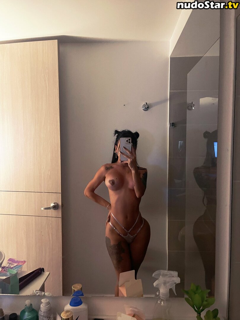 Alejandra Vilalobos / Alejarabbittx / aleja_v98 Nude OnlyFans Leaked Photo #29