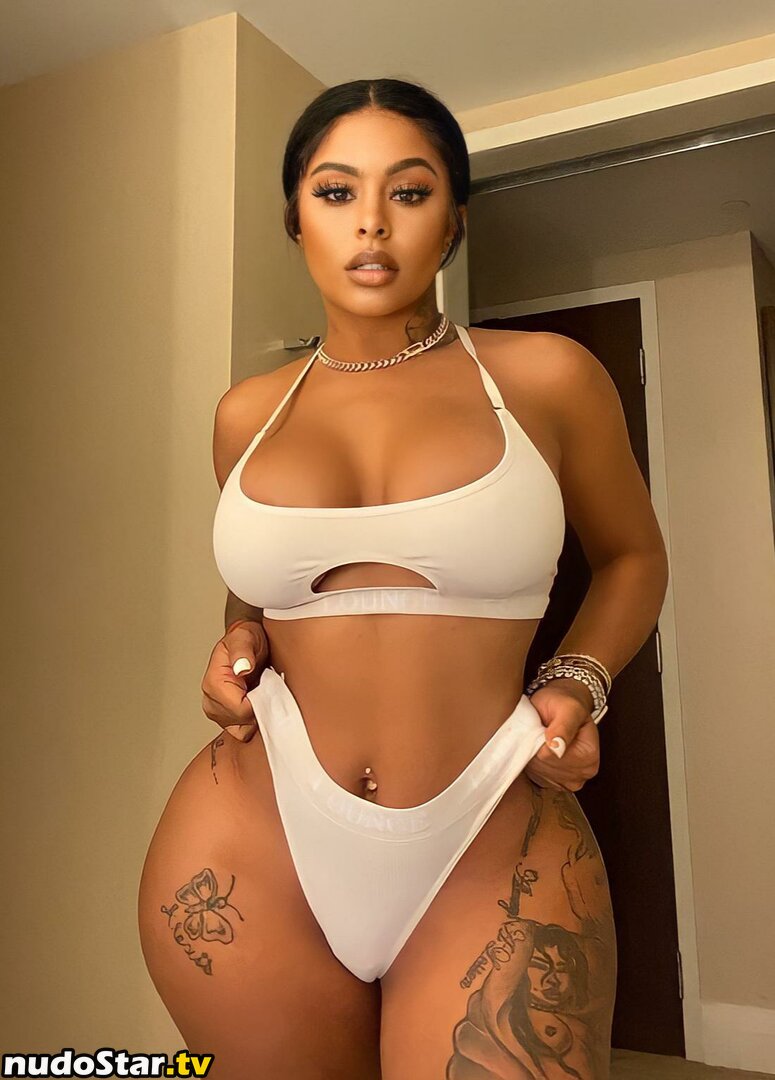 Alexisskyy / alexisskyy_ Nude OnlyFans Leaked Photo #3