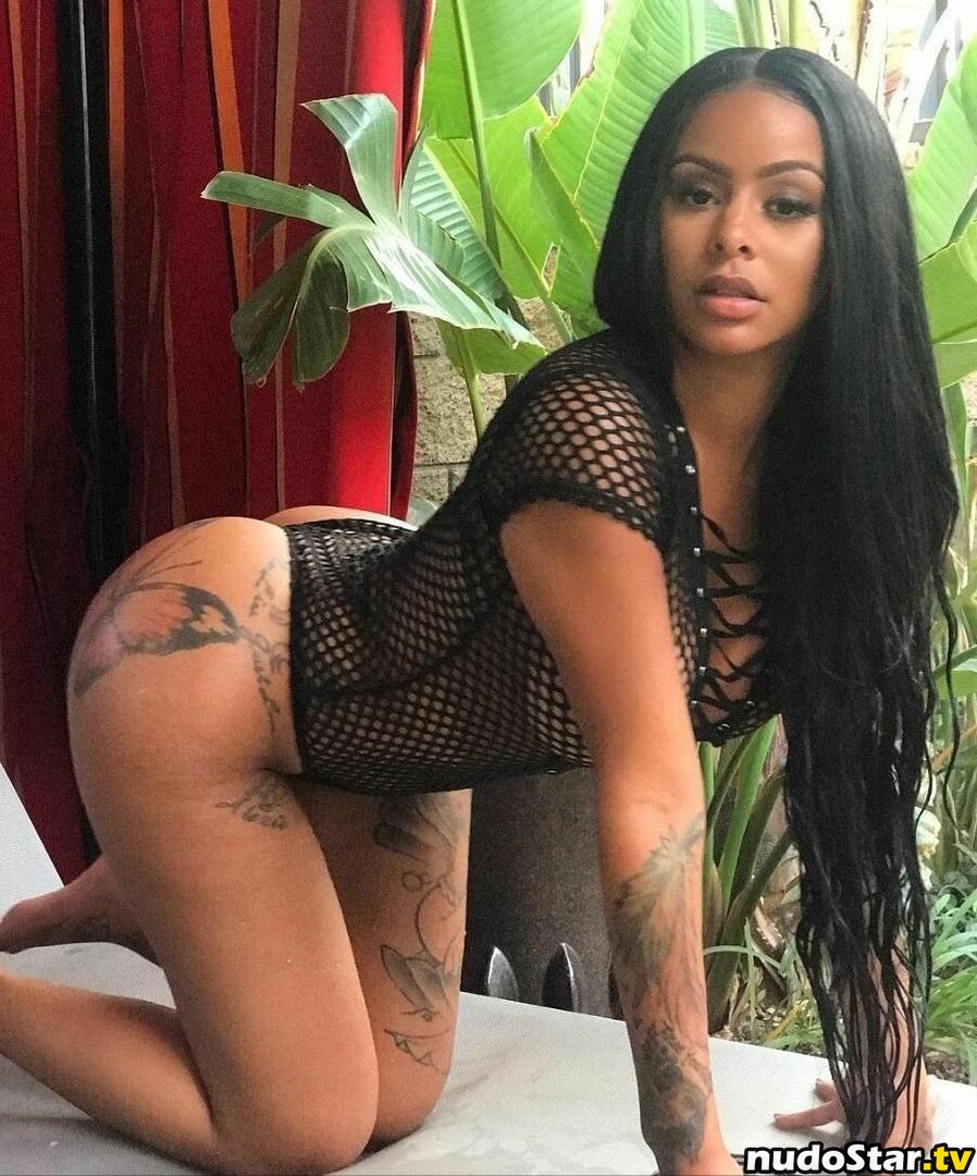 Alexisskyy / alexisskyy_ Nude OnlyFans Leaked Photo #5