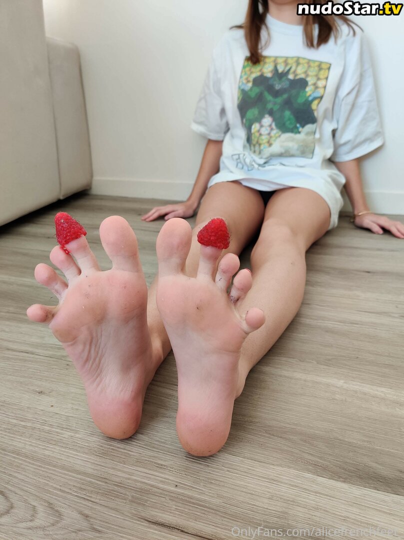 alice.frenchfeet / alicefrenchfeet Nude OnlyFans Leaked Photo #2