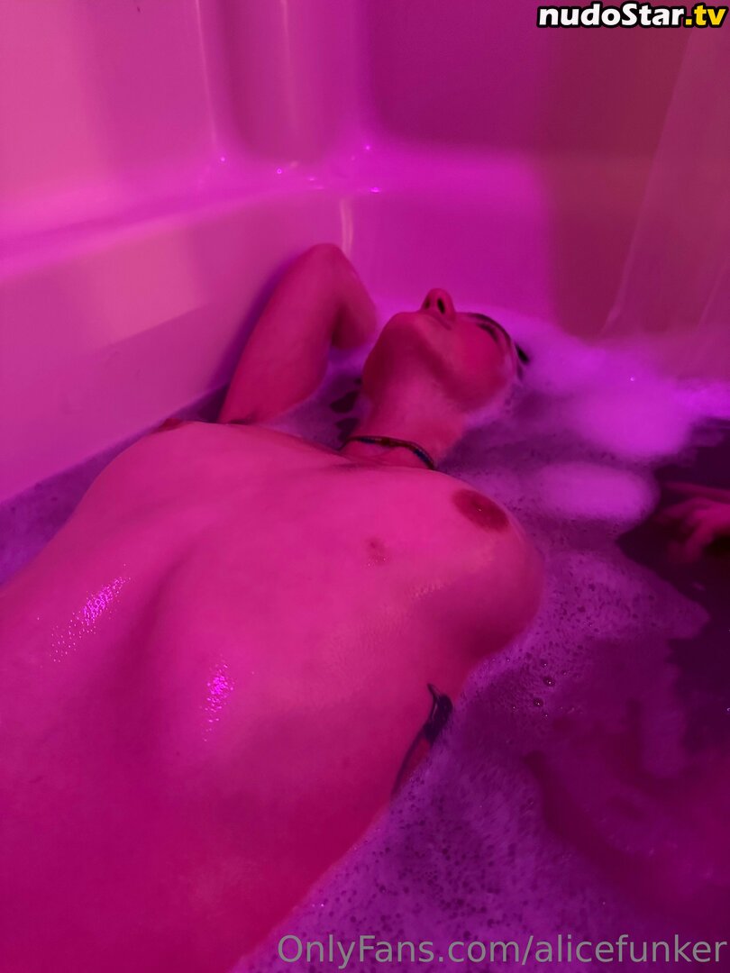 alicefunk / alicefunker / alicejenkins0 Nude OnlyFans Leaked Photo #2