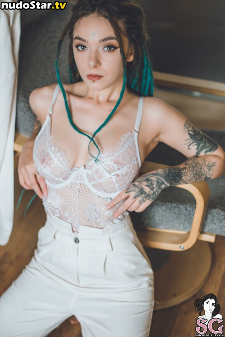 Aliceverner / alicevernersuicide Nude OnlyFans Leaked Photo #109