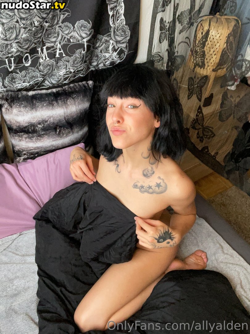 Ally Alden / ally.aldeen / allyalden / missally_xo / witchy_blossom Nude OnlyFans Leaked Photo #10