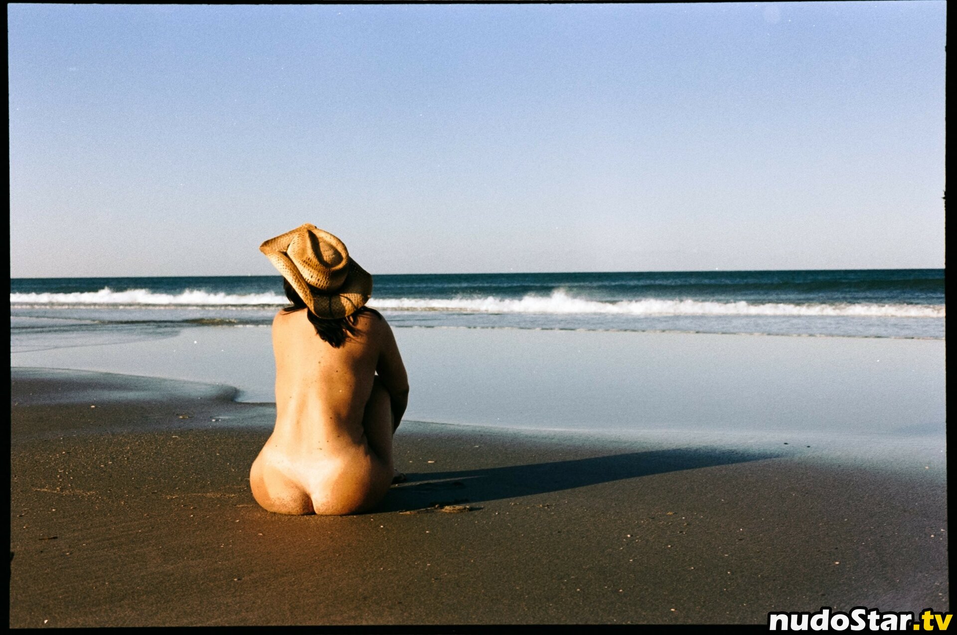 Ally Amor / Allyamorxo Nude OnlyFans Leaked Photo #35