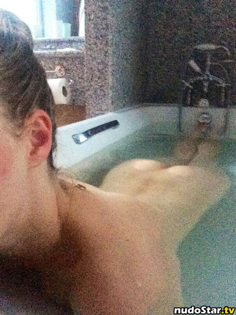 Amanda Seyfried / mingey Nude OnlyFans Leaked Photo #23
