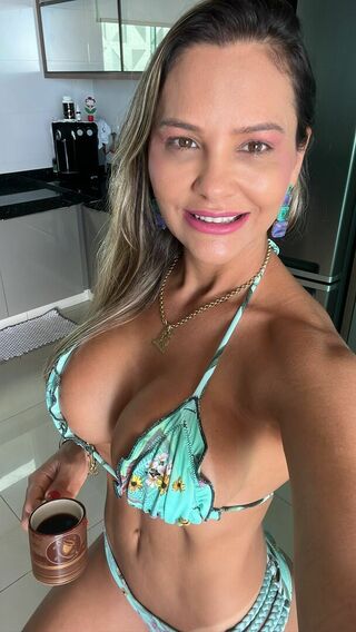 Ana Claudia Lopes