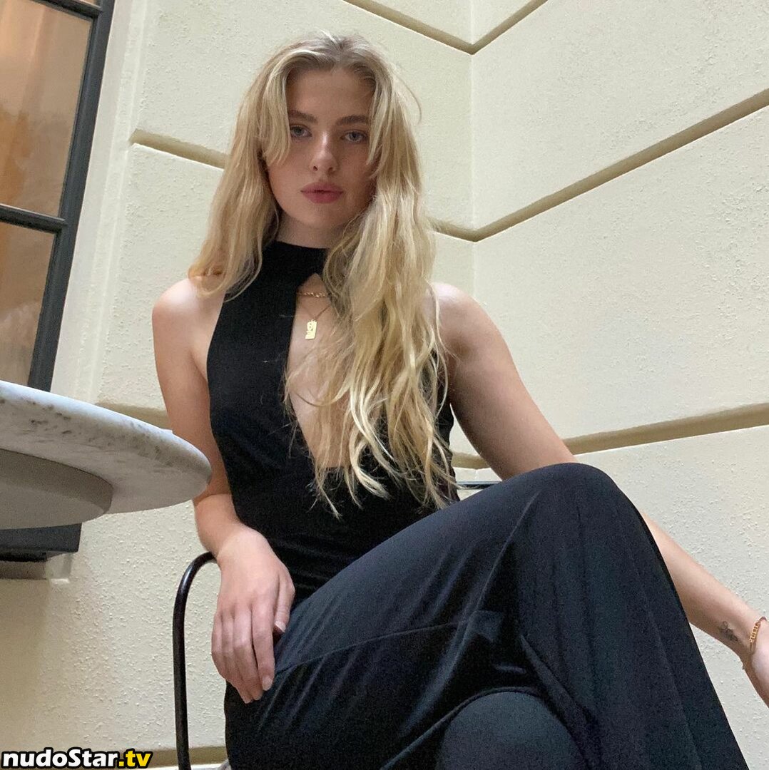 Anais Gallagher / gallagher_anais Nude OnlyFans Leaked Photo #64