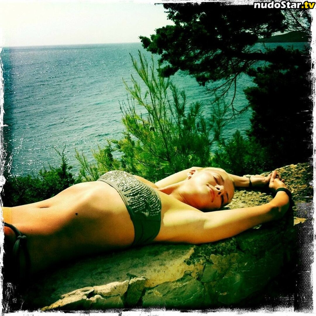 Anastasiya Zadorozhnaya / stasya_ru Nude OnlyFans Leaked Photo #32