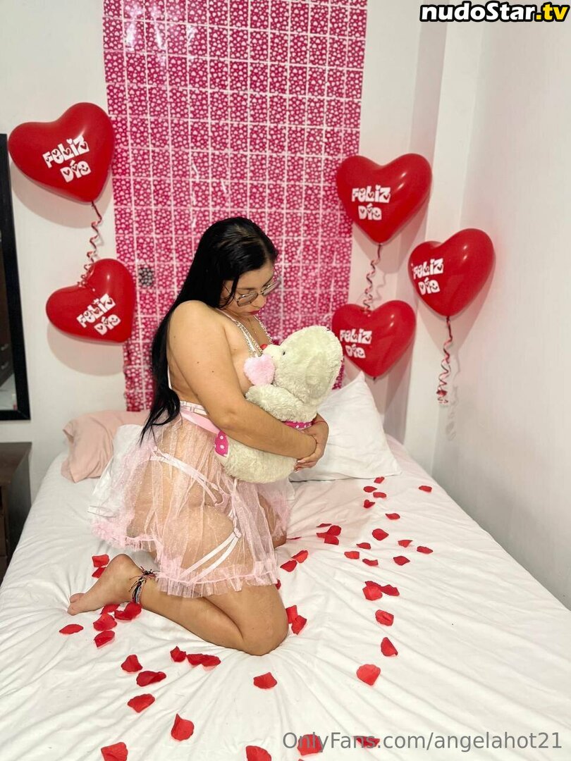 angelahot21 / lilhunee21 Nude OnlyFans Leaked Photo #429