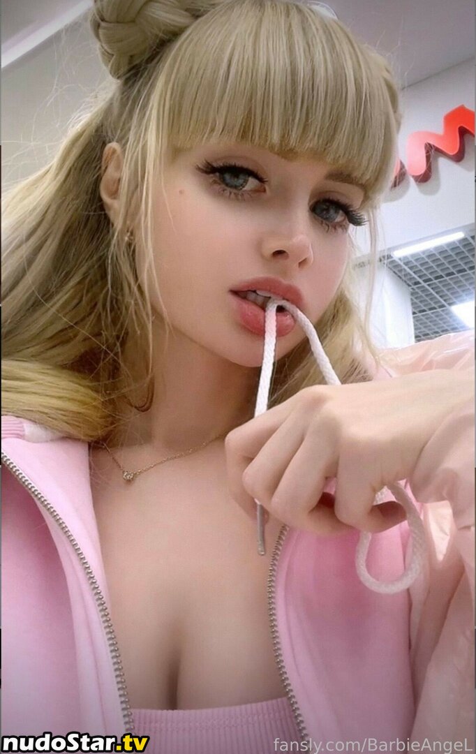 Angelica Kenova / russian_barbie / russian_barbiee Nude OnlyFans Leaked Photo #9