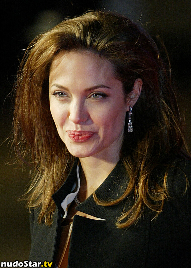Angelina Jolie / angelinajolie Nude OnlyFans Leaked Photo #39