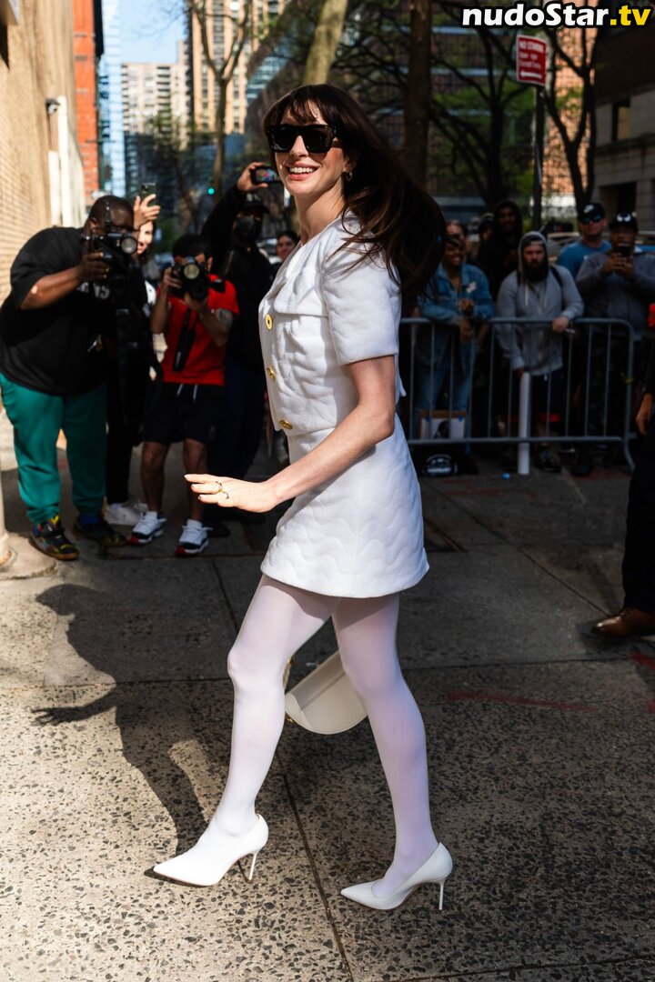 Anne Hathaway / ahathawaynews / annehathaway / heatherannie Nude OnlyFans Leaked Photo #1076