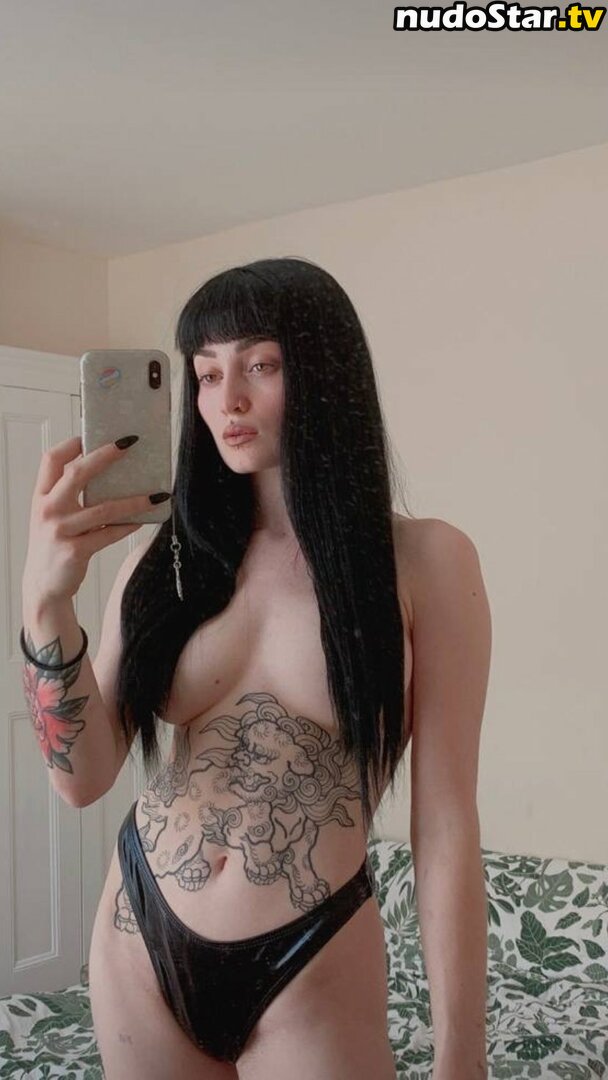 annie_lmm / https: / matoushka Nude OnlyFans Leaked Photo #9
