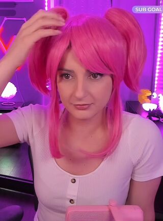 Anniefuchsia