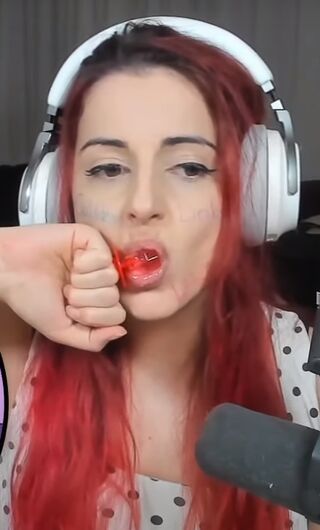 Anniefuchsia