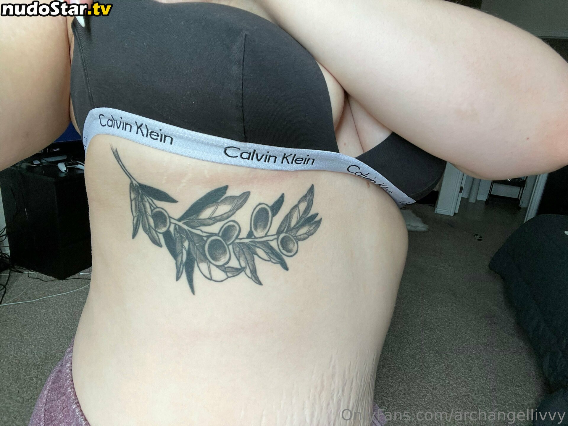 angell__vyy__officiall / archangellivvy Nude OnlyFans Leaked Photo #4