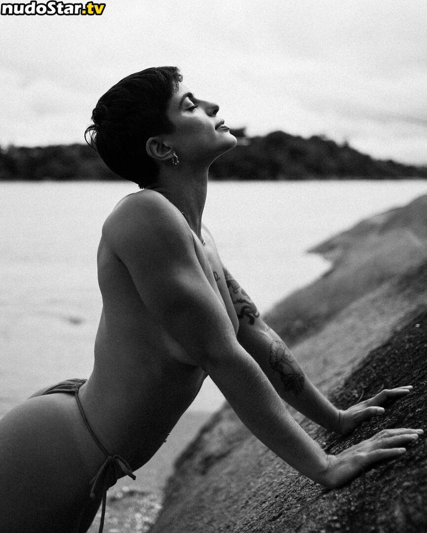 Ariane Araújo / a_rianea / arianelcrd Nude OnlyFans Leaked Photo #23