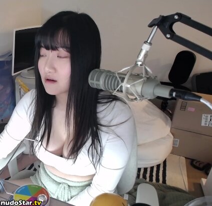 AriaSaki / annoyingaria Nude OnlyFans Leaked Photo #237