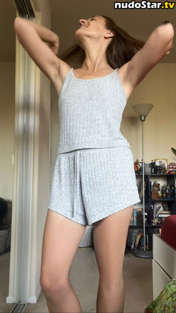 Ashley Victoria Robinson / ashleyvrobinson / gay1acarebearcub Nude OnlyFans Leaked Photo #1