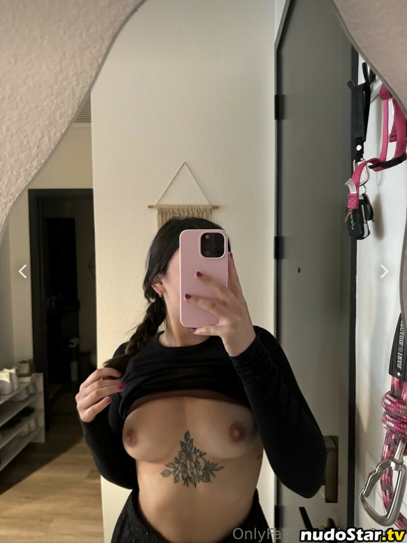 Astr0girll Nude OnlyFans Leaked Photo #16