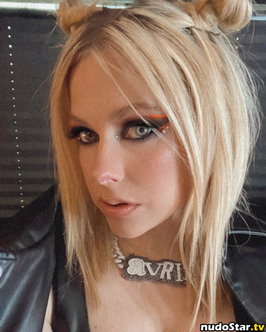 Avril Lavigne / AvrilLavigne Nude OnlyFans Leaked Photo #1