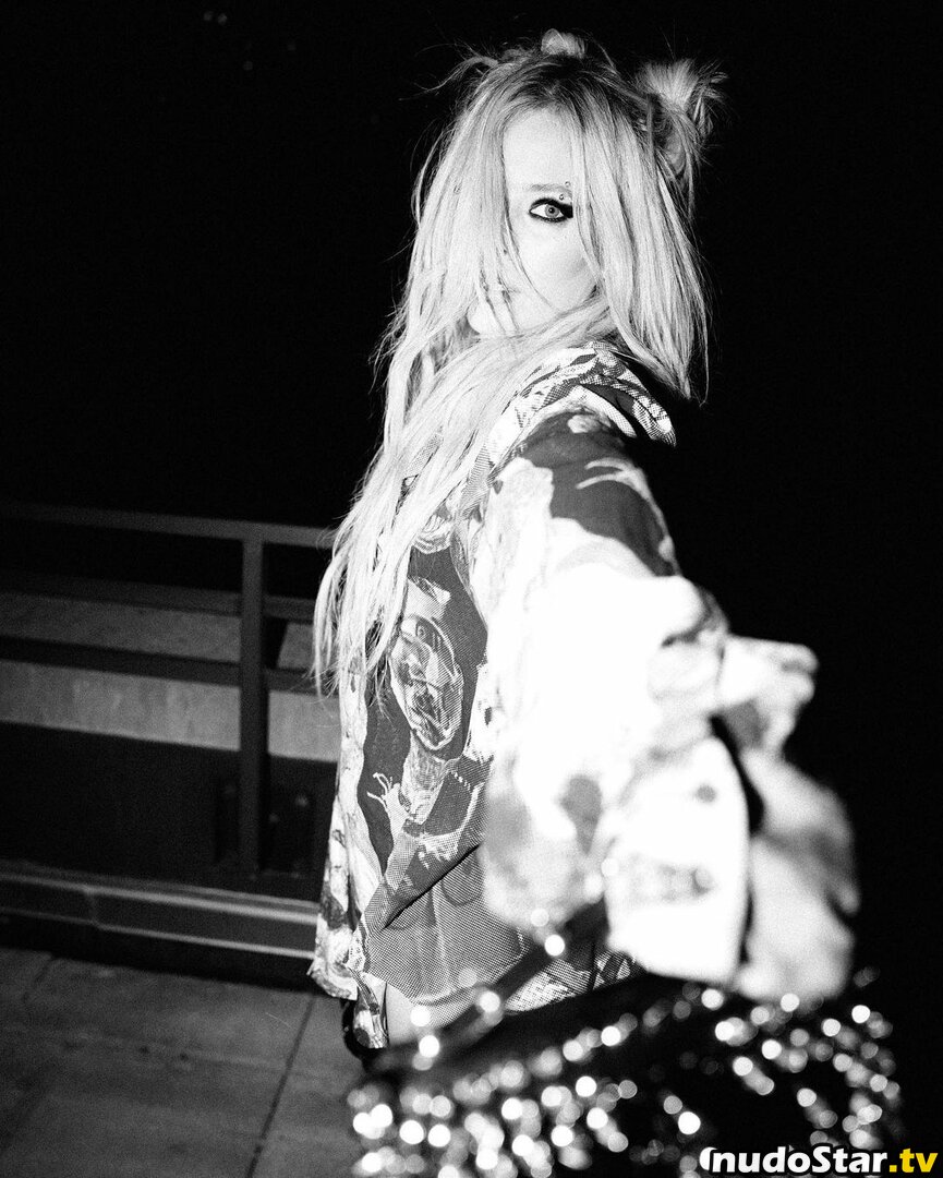 Avril Lavigne / AvrilLavigne Nude OnlyFans Leaked Photo #86