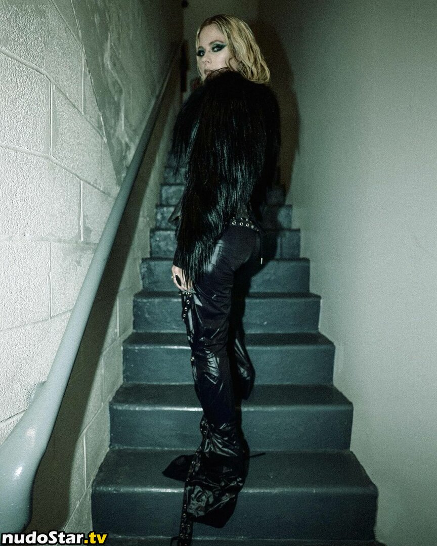Avril Lavigne / avrillavigne Nude OnlyFans Leaked Photo #131