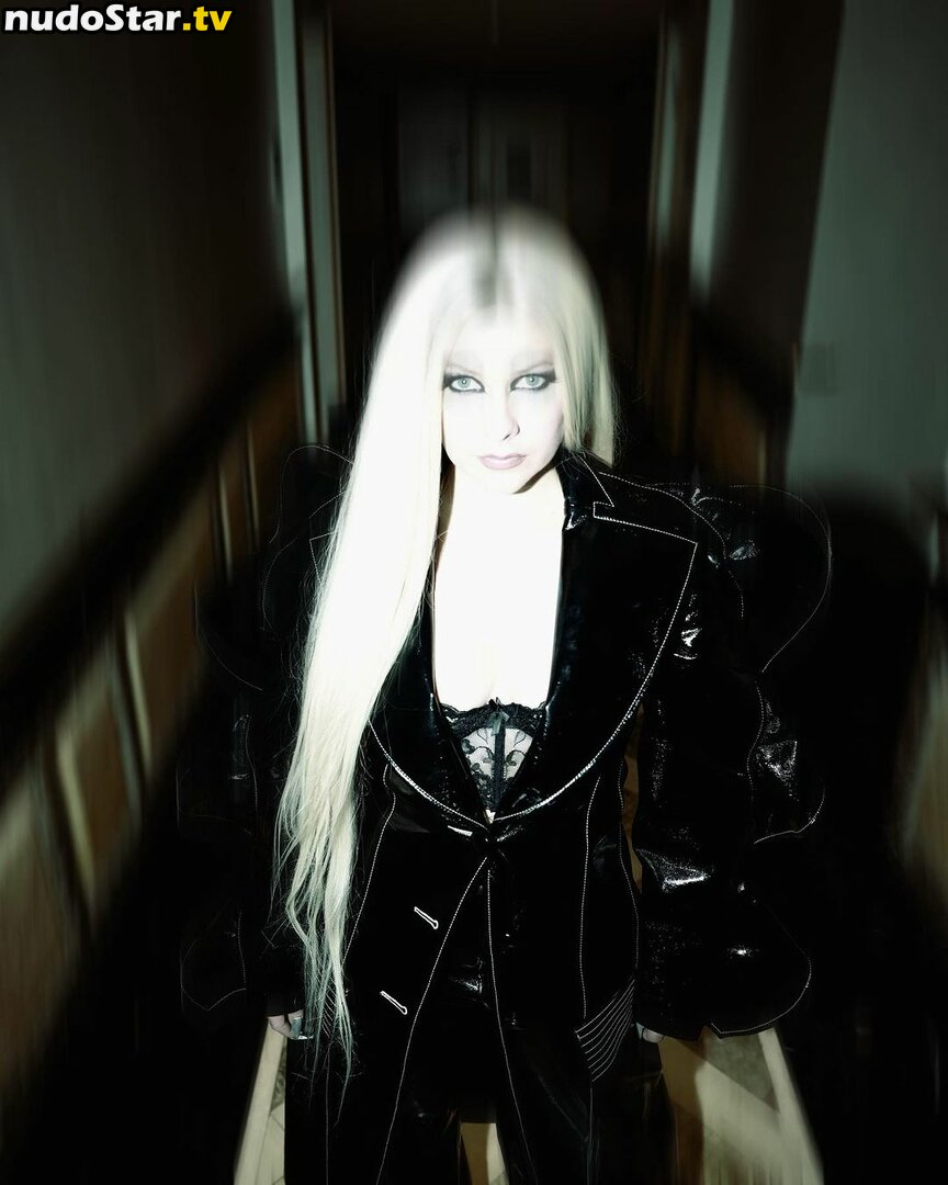 Avril Lavigne / AvrilLavigne Nude OnlyFans Leaked Photo #132