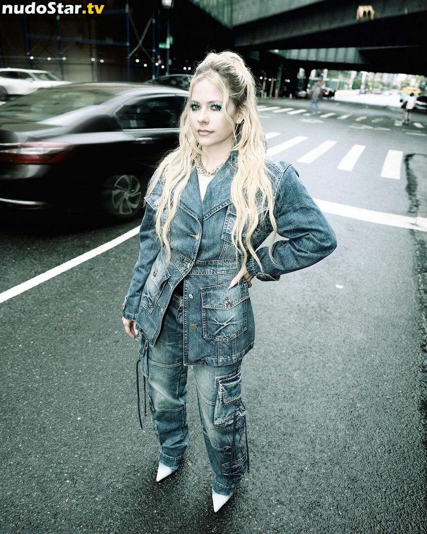 Avril Lavigne / AvrilLavigne Nude OnlyFans Leaked Photo #134