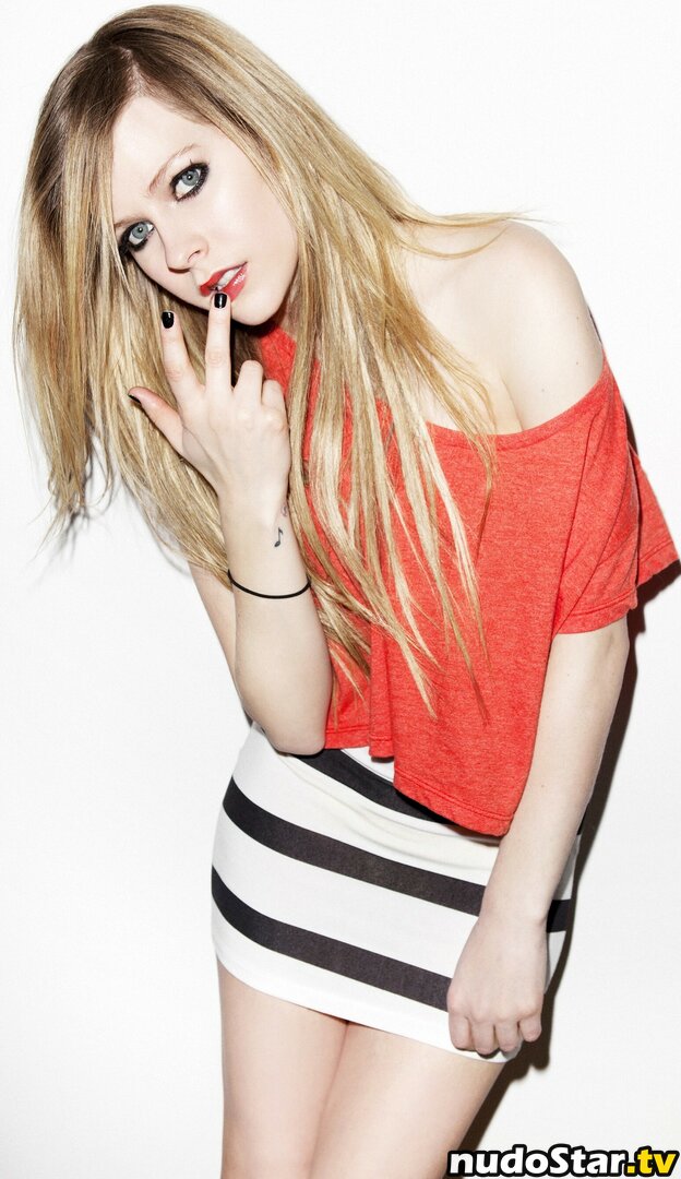 Avril Lavigne / AvrilLavigne Nude OnlyFans Leaked Photo #154