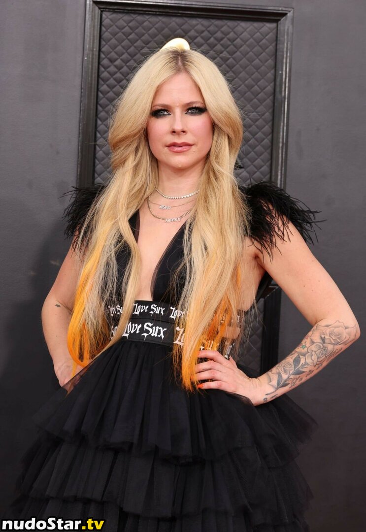 Avril Lavigne / AvrilLavigne Nude OnlyFans Leaked Photo #162