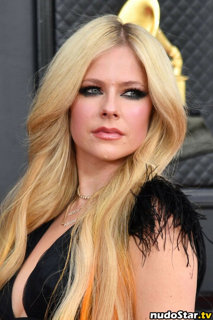 Avril Lavigne / AvrilLavigne Nude OnlyFans Leaked Photo #167
