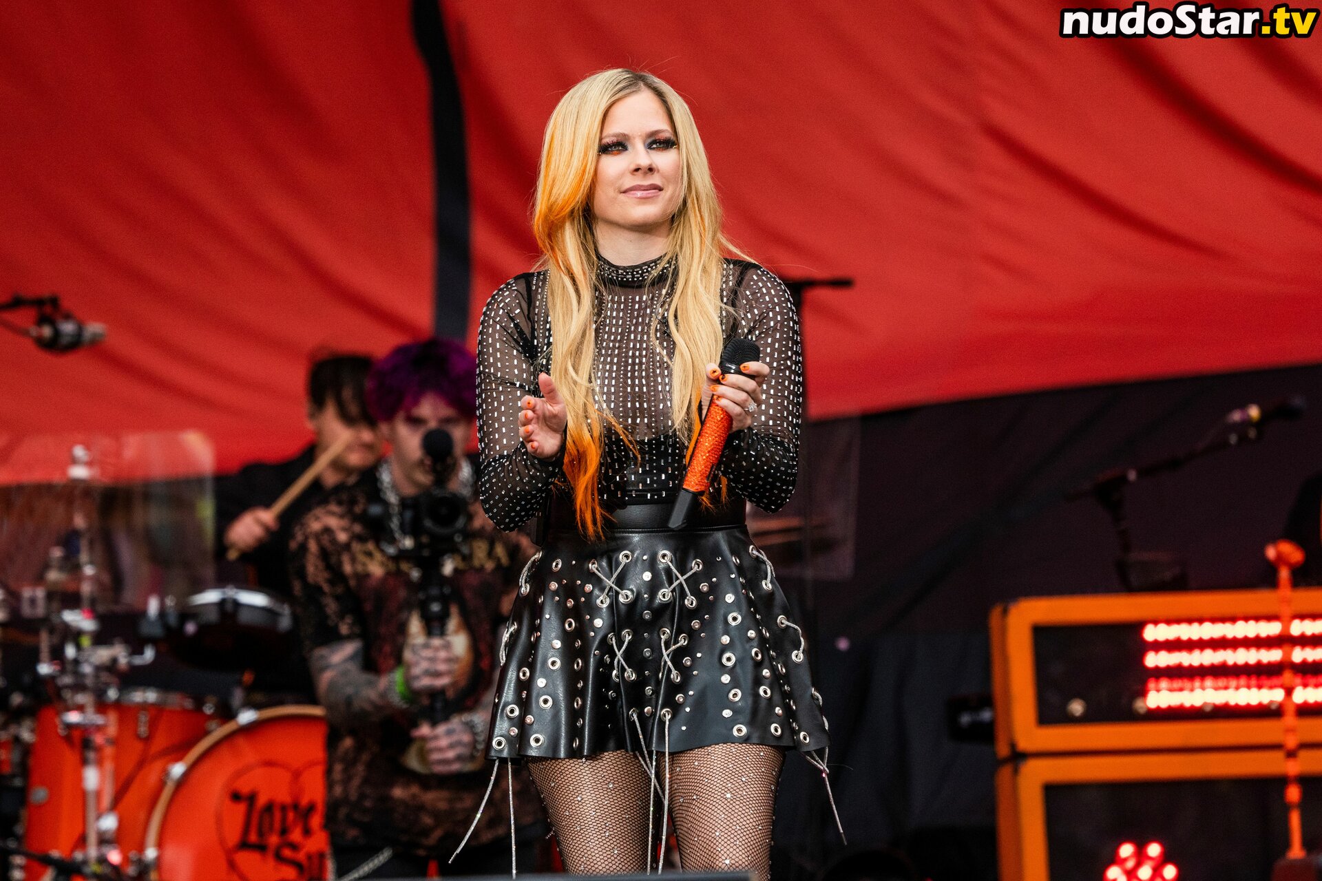 Avril Lavigne / AvrilLavigne Nude OnlyFans Leaked Photo #224