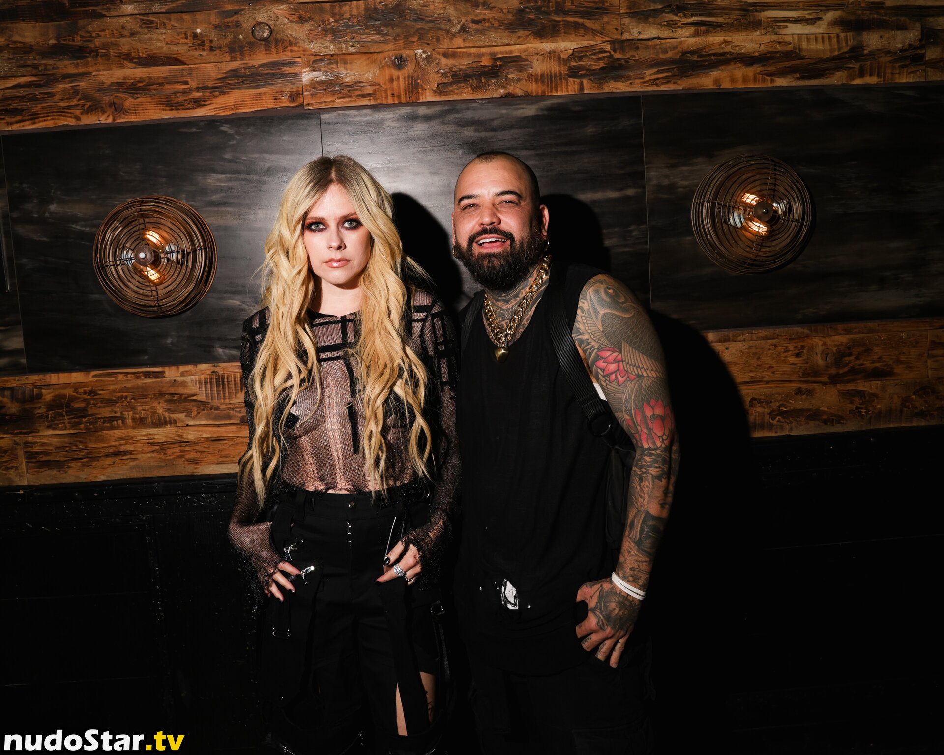 Avril Lavigne / avrillavigne Nude OnlyFans Leaked Photo #239