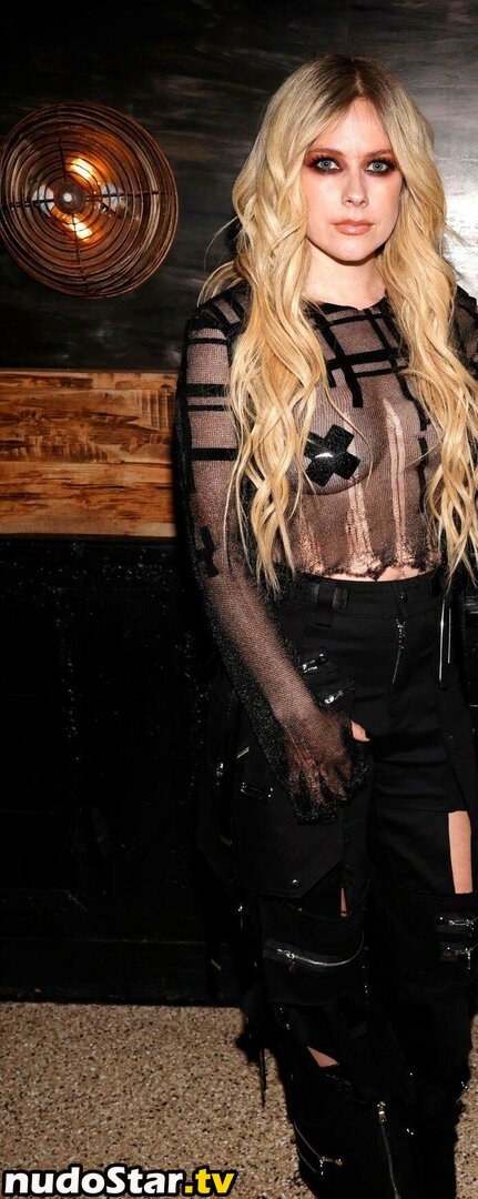 Avril Lavigne / AvrilLavigne Nude OnlyFans Leaked Photo #248