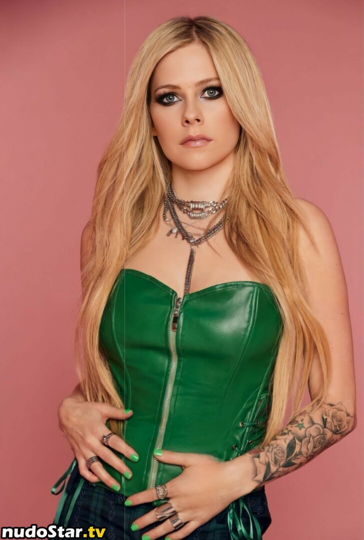 Avril Lavigne / avrillavigne Nude OnlyFans Leaked Photo #274