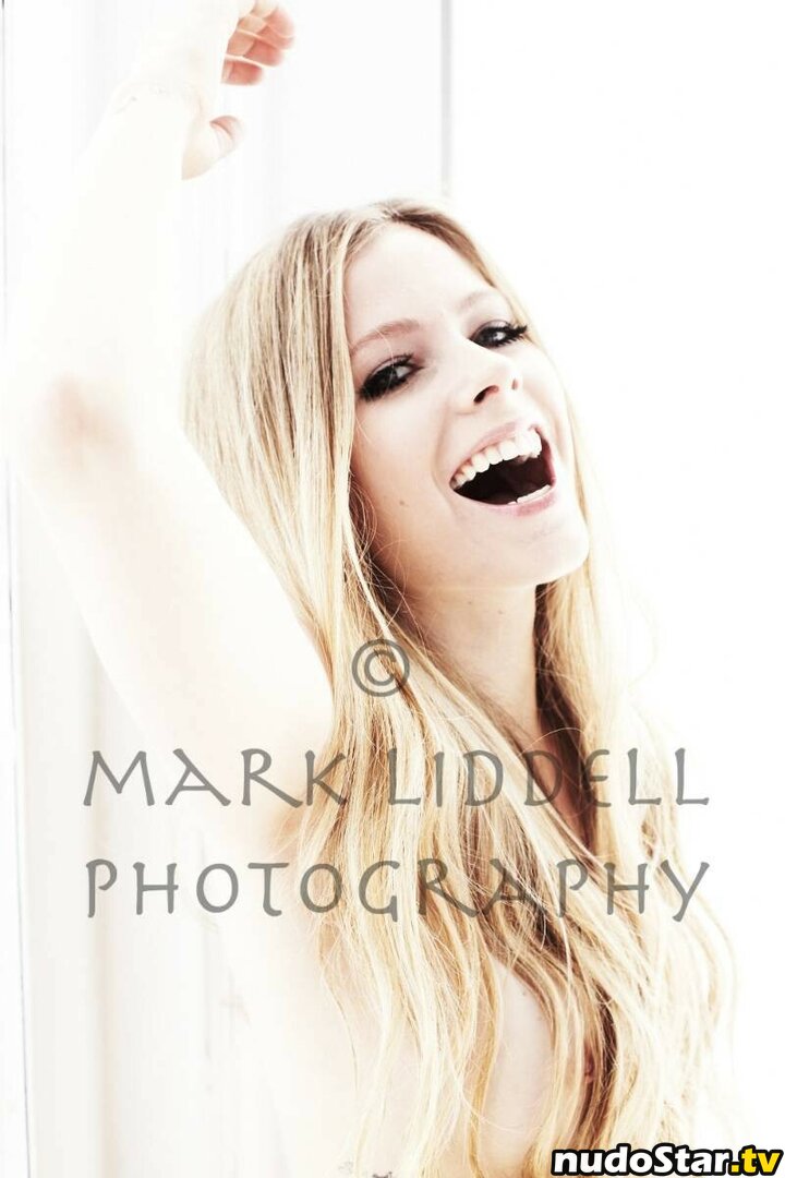 Avril Lavigne / AvrilLavigne Nude OnlyFans Leaked Photo #280