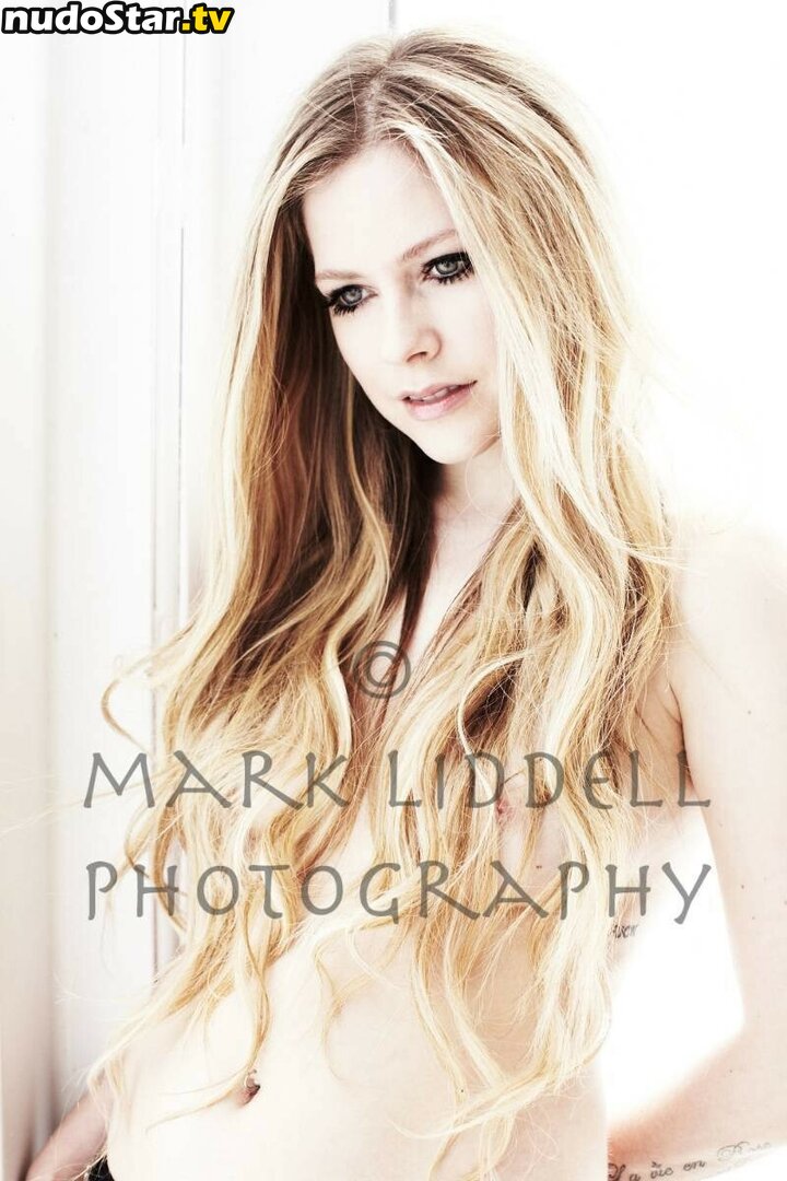 Avril Lavigne / AvrilLavigne Nude OnlyFans Leaked Photo #281