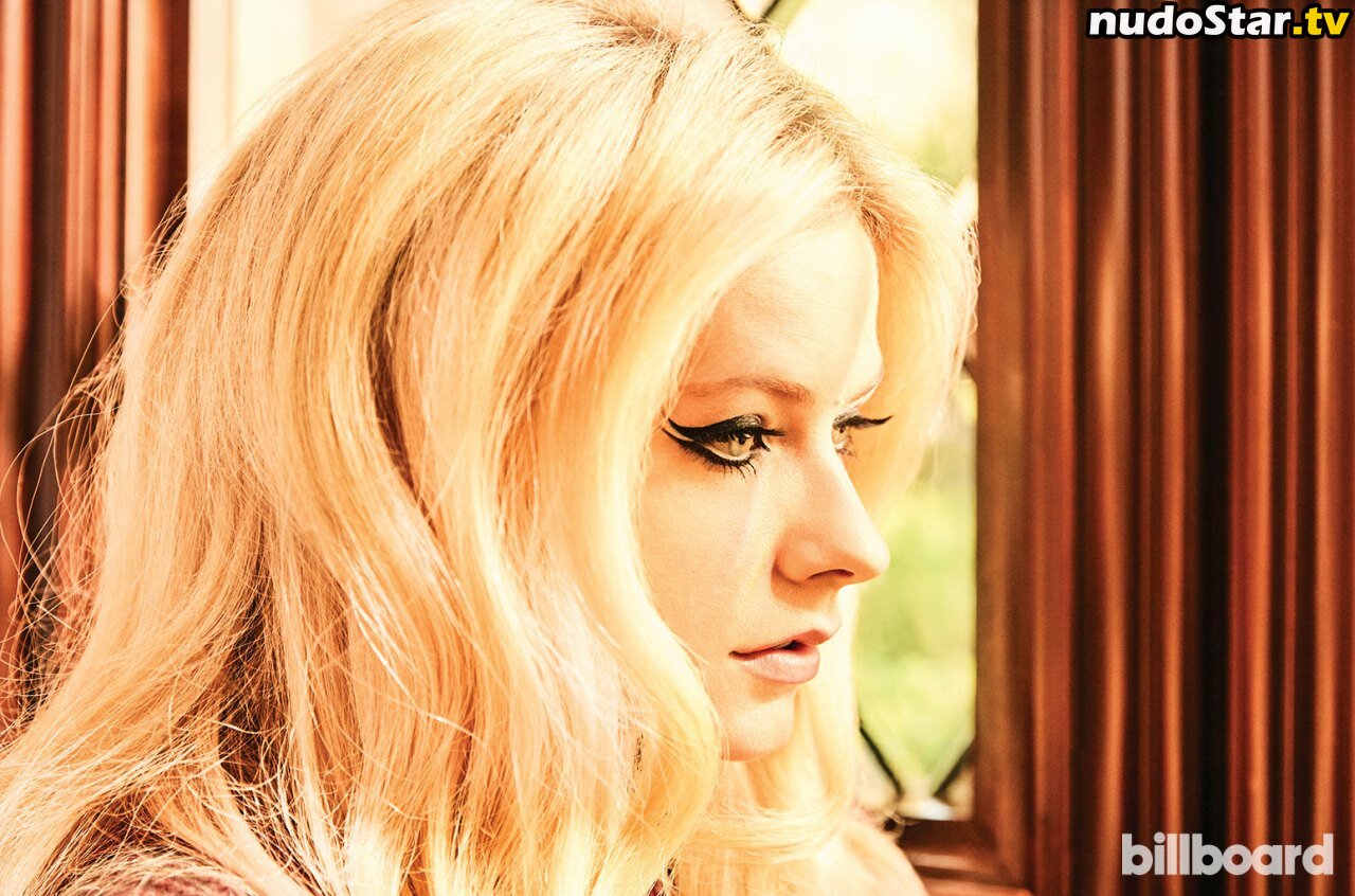 Avril Lavigne / AvrilLavigne Nude OnlyFans Leaked Photo #337