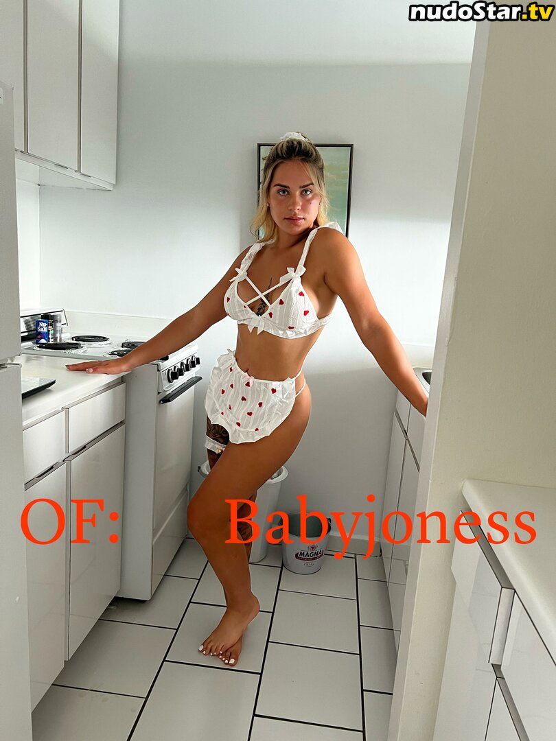 Joniiirose / babyyjoness / yxngmomjeans Nude OnlyFans Leaked Photo #3