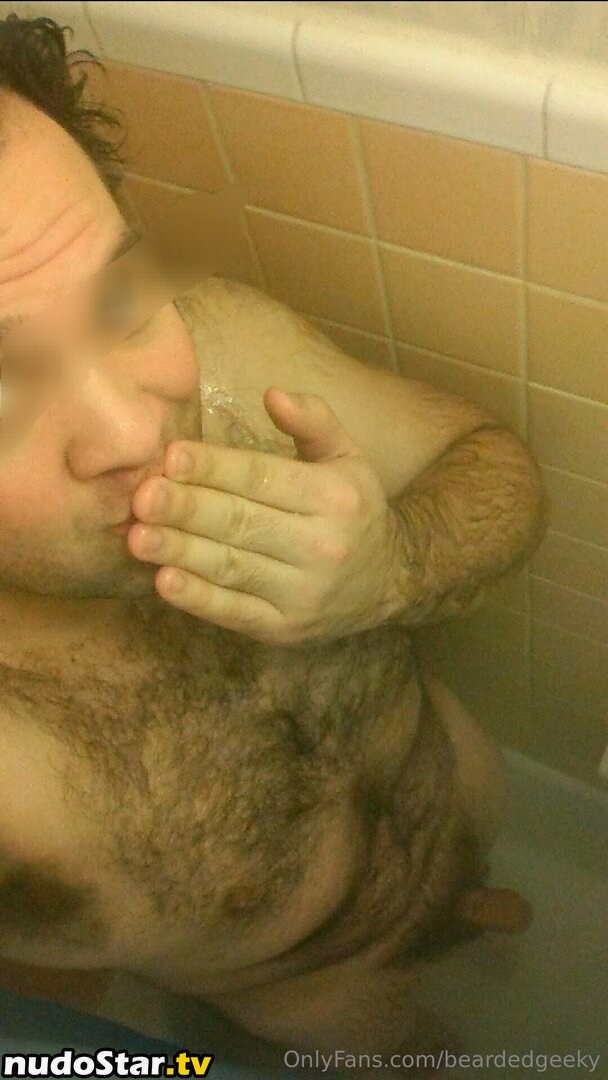 bearded_and_geeky / beardedgeeky Nude OnlyFans Leaked Photo #32