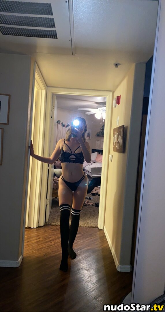 beg4megz / chickie_nugz Nude OnlyFans Leaked Photo #3